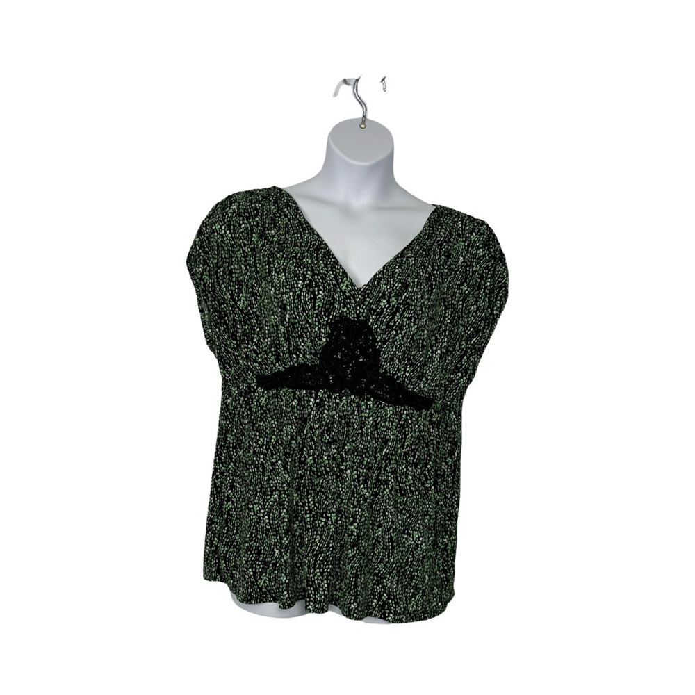 Lane Bryant Ruched Cap Sleeve Babydoll top Size 18/20 (CL345)  Green & Black